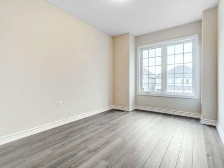 For Lease - 60 Crumlin Crescent, Brampton, Ontario - Photo 3