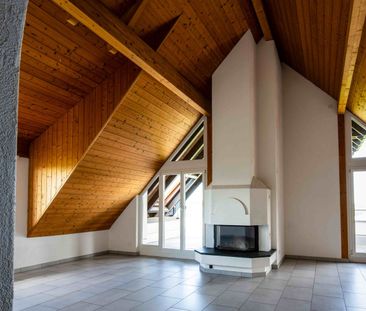 Exklusive 6.5-Zimmer-Dachwohnung mit traumhafter Aussicht im Hirzel - Photo 1