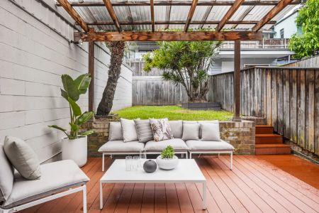 Classic Terrace in Prime Pocket - Photo 2