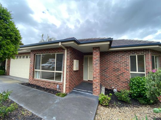 1A Elsie Street, BORONIA - Photo 1