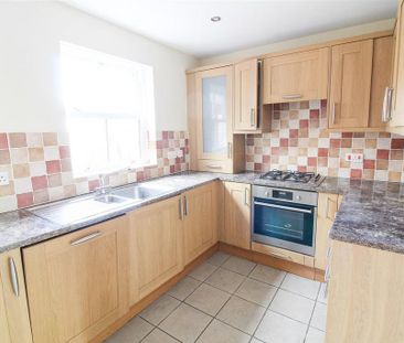2 bedroom end of terrace house to rent - Photo 1