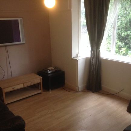 5 Bedroom House - Headingley lane, Leeds - £75.00pppw - Photo 1