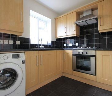 3 bedroom terraced house to rent - Photo 5