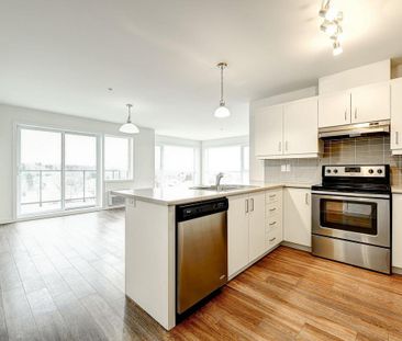 1 Bedroom Penthouse - 290 Place Claude-Dagenais, Sainte-Thérèse - Photo 1