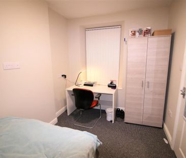 5 bedroom private hall to rent - Photo 3