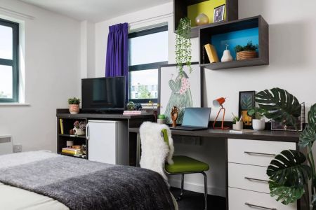 Extra Large Standard Double Ensuite - Photo 5