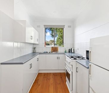 Neat and Complete - Photo 6