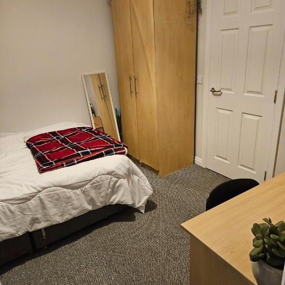 B, 93 Fitzroy Avenue, Belfast, BT7 1HU - Photo 1
