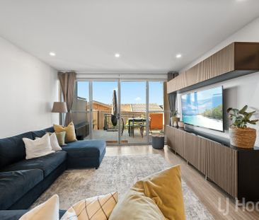 3 Bedroom Apartment Living with Space, Views & Privacy - Photo 5