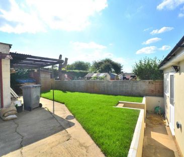 5 bedroom semi-detached house to rent - Photo 3