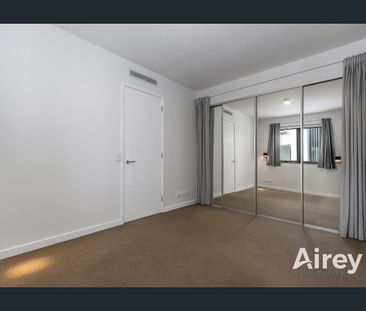 Sophisticated Living - Photo 3