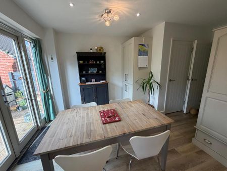 4 bedroom property to rent - Photo 3