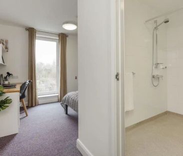 Premium Ensuite with View - Photo 3