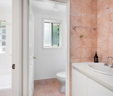 Neat And Tidy Three Bedroom Home - Photo 5