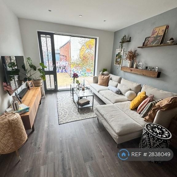 2 bedroom flat to rent - Photo 1