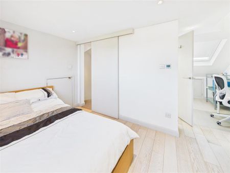 4 bedroom semi-detached house to rent - Photo 4