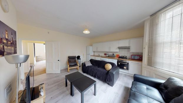 5 bedroom flat to rent - Photo 1