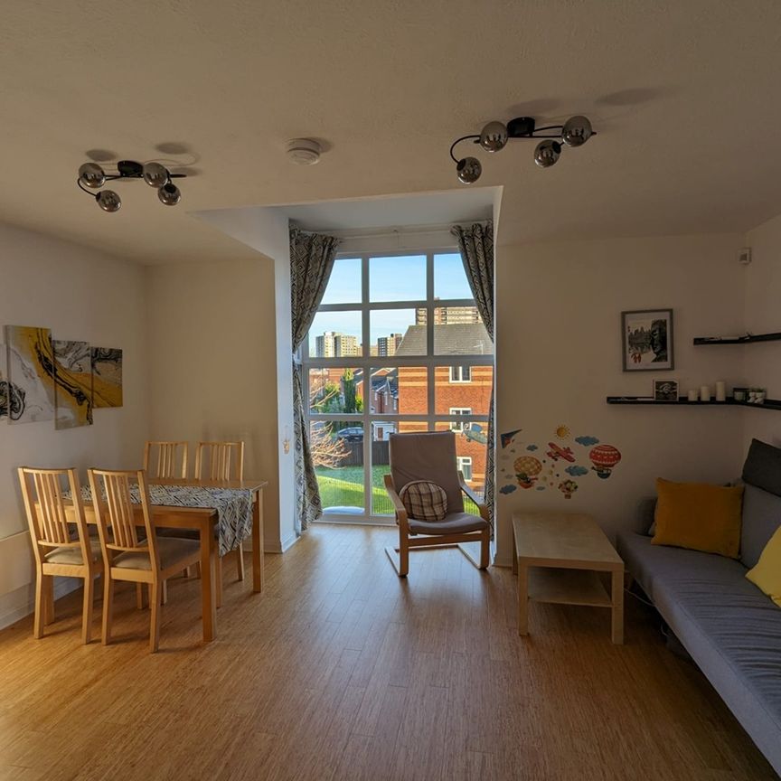 2 Bed Flat, Linen Court, M3 - Photo 1