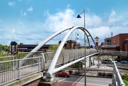 2 bedroom flat to rent - Photo 2