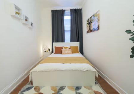 3 Bed Flat, Hammersmith Road, W14 - Photo 2