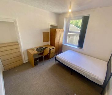4 bedroom house to rent - Photo 2