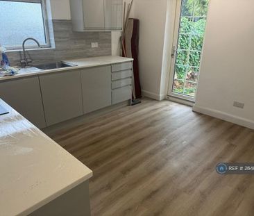 4 bedroom bungalow to rent - Photo 6