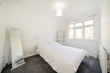 3 bedroom flat to rent - Photo 2