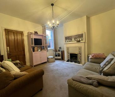 2 bedroom cottage to rent - Photo 2