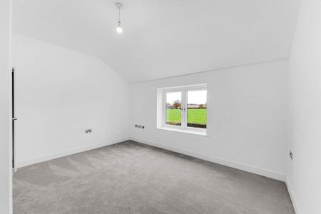 3 bedroom end of terrace house to rent - Photo 3