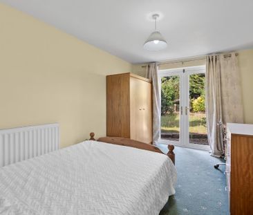 5 bedroom semi-detached house to rent - Photo 2