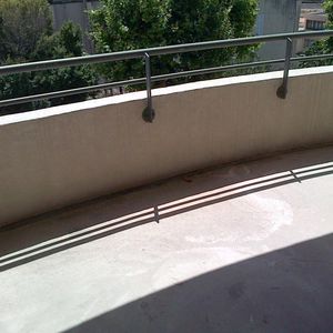 location Appartement T3 DE 64.65m² À MARSEILLE - Photo 2