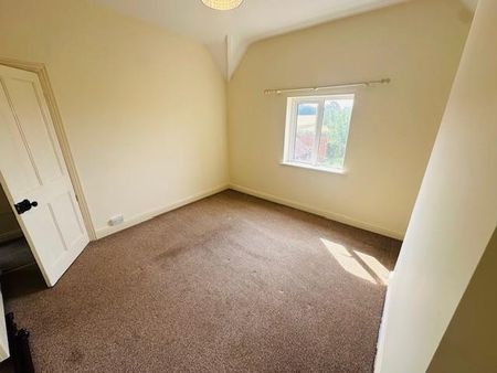 2 bedroom semi-detached house to rent - Photo 3