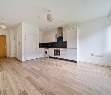 Godalming, united kingdom, GU7 - Photo 3