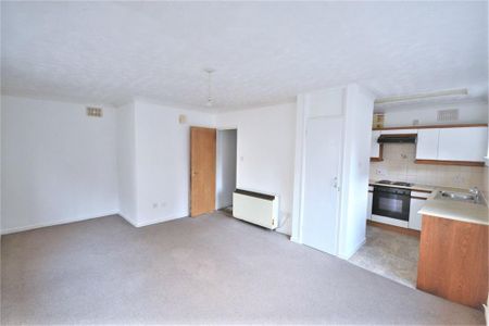 Studio to rent - Photo 3