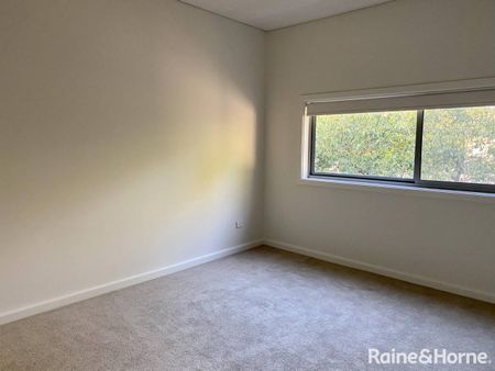 Conveniently Located Townhouse - Photo 2