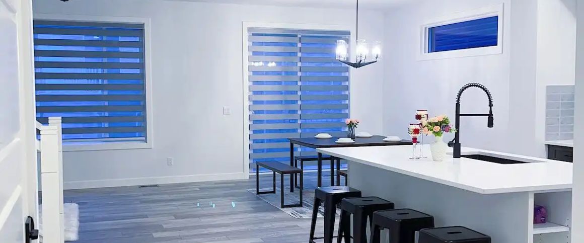 Fully furnished 3 bedroom house near Calgary Airport — 3 Bedrooms House - Photo 1