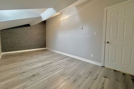 For Lease - 286 Talbot Street Unit# 5, St. Thomas, Ontario - Photo 3