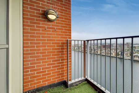 2 bedroom flat to rent - Photo 2