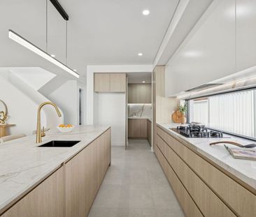 Brand New Luxury Home - Photo 5