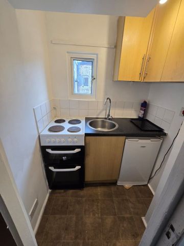 Studio Flat, Myddleton Road, N22 - Photo 3
