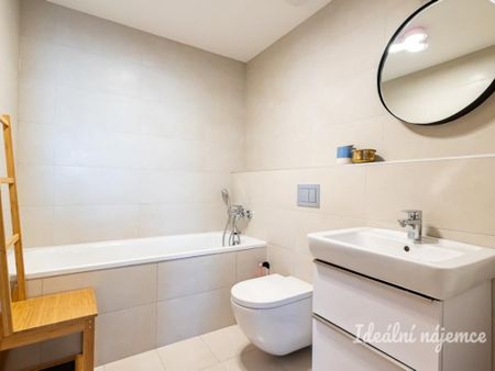 Pronájem bytu 2+kk 68 m2 - Fotografie 3