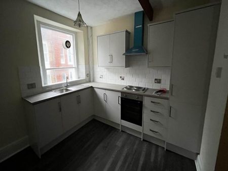 3 bedroom flat to rent - Photo 2
