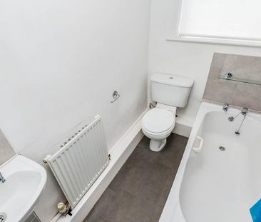 2 bedroom terraced house to rent - Photo 4