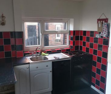 3 bedroom semi-detached house to rent - Photo 6