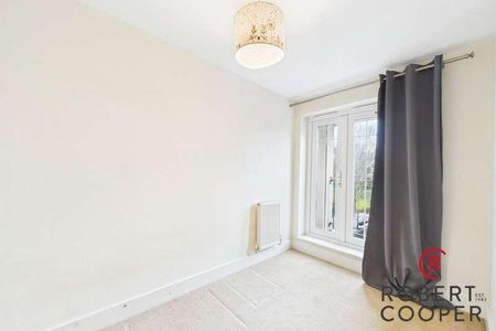 Coleridge Drive, Ruislip, HA4 - Photo 2