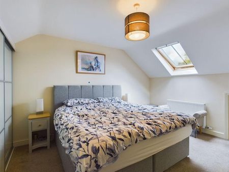 3 bedroom end of terrace house to rent - Photo 4