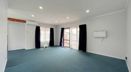 Nawton's Family Home - Photo 2