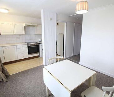 Burfield Court - Available Mid June - Ref:, LU2 - Photo 1