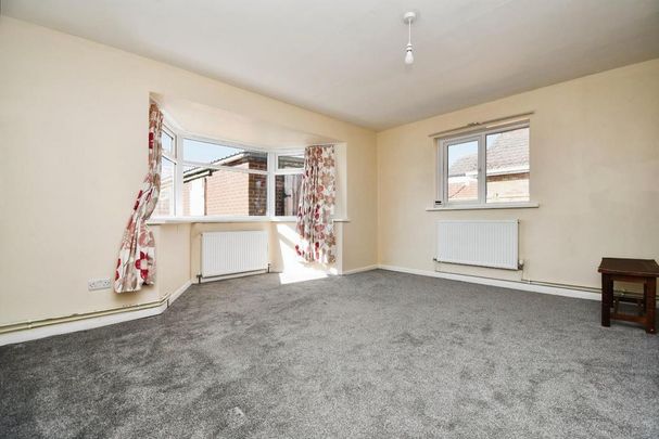 3 bedroom detached bungalow to rent - Photo 1