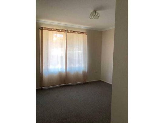 3 BEDROOM DUPLEX CLOSE TO TOWN!! - Photo 1
